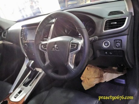 Interior New Pajero Sport Dakar .jpg image